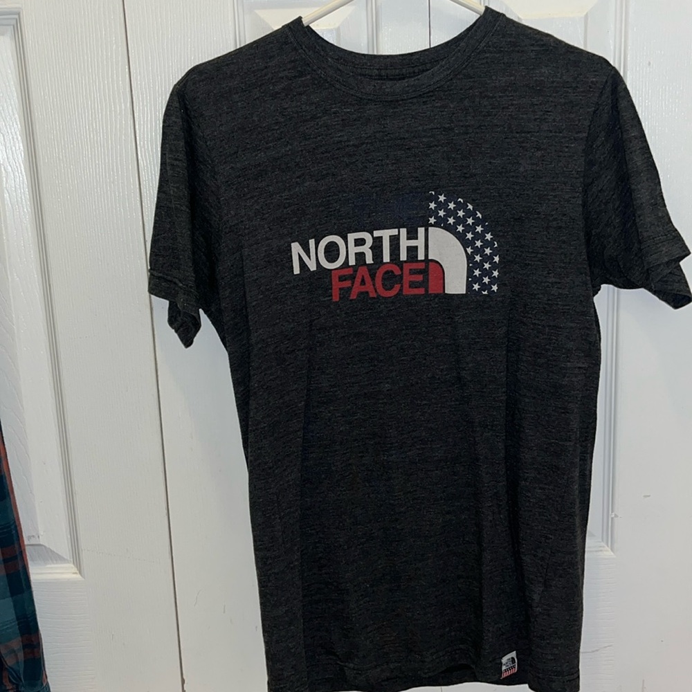Men’s Short sleeve North Face shirt